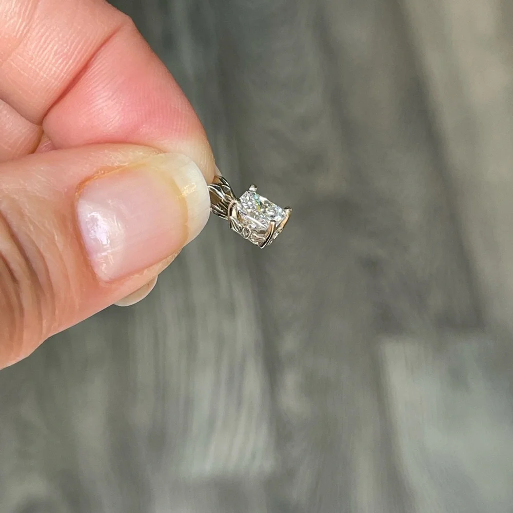 1 Carat Brilliant Diamond and Platinum Engagement Ring - Picture 8 of 9